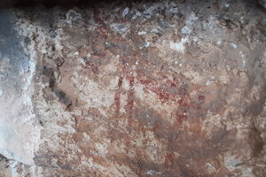 Pikturimet shkëmbore te Guva e Mrrizit (Unike në Kosovë) 8