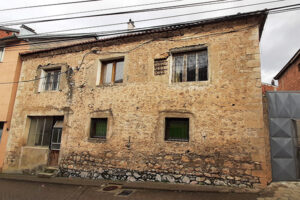 Shtëpi guri e familjes Hoxha